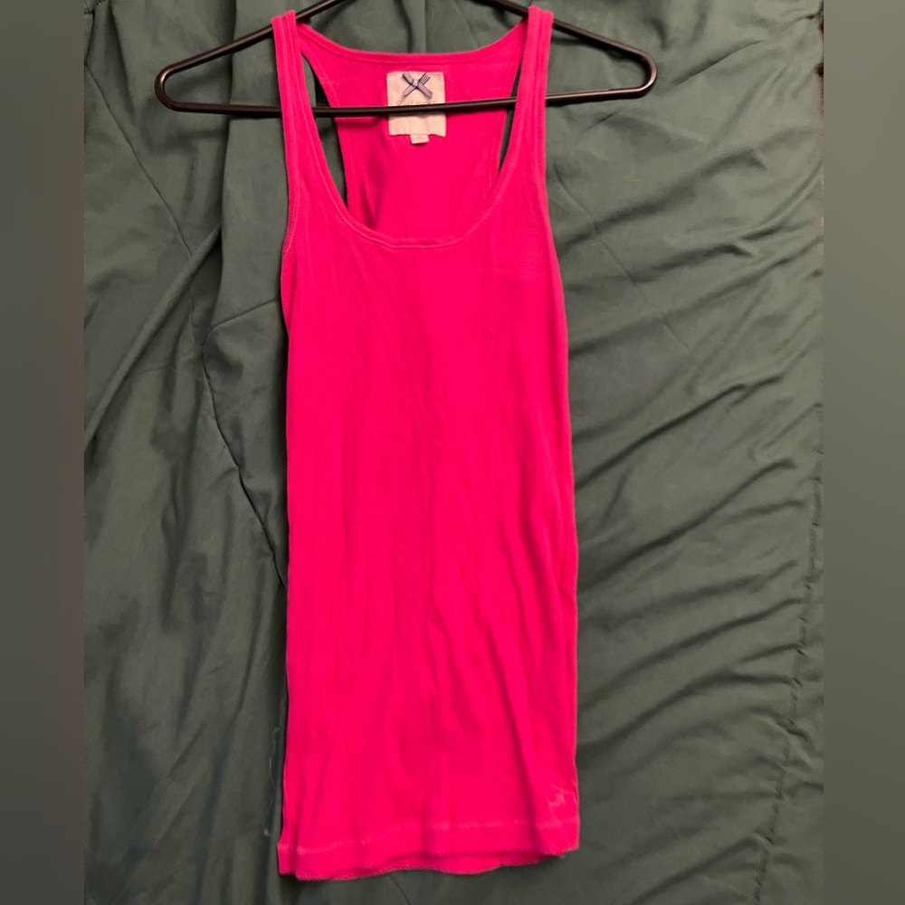 Pink Gilly Hicks tank top. Size M